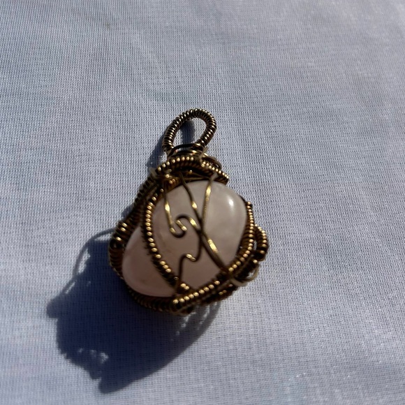 Handcrafted Rose Quartz pendant - Picture 1 of 2